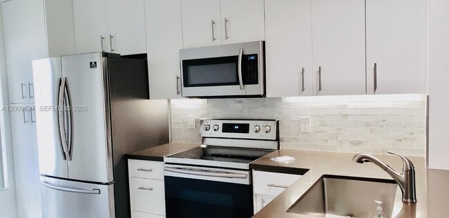 Building Photo - 16691 Hemingway Dr