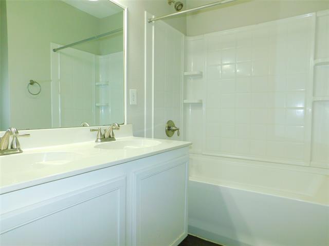 Building Photo - 5901 Thoroughbred Trail