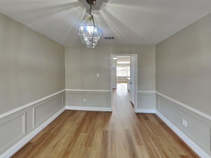 Building Photo - 7726-7712 12 Fairway Ln