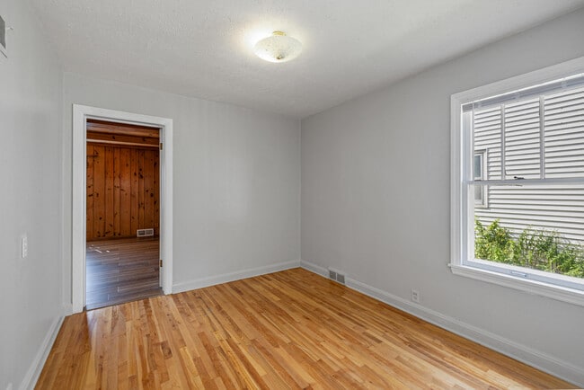 Building Photo - 5231 N Bay Ridge Ave