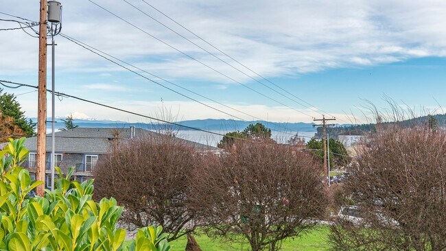 Building Photo - Charming Upper-Level Home with Water View – Walk to Downtown Coupeville