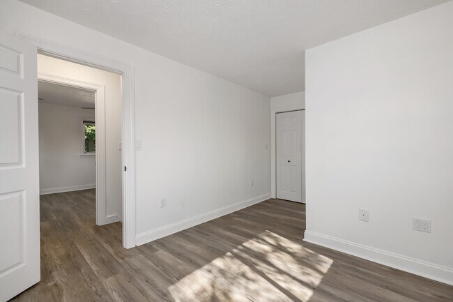 Building Photo - 117 Spinnaker Way
