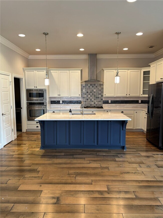 Building Photo - 4612 SW Birmingham St