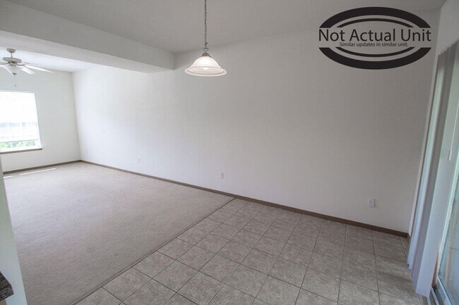 Building Photo - 1615 Citadel Dr