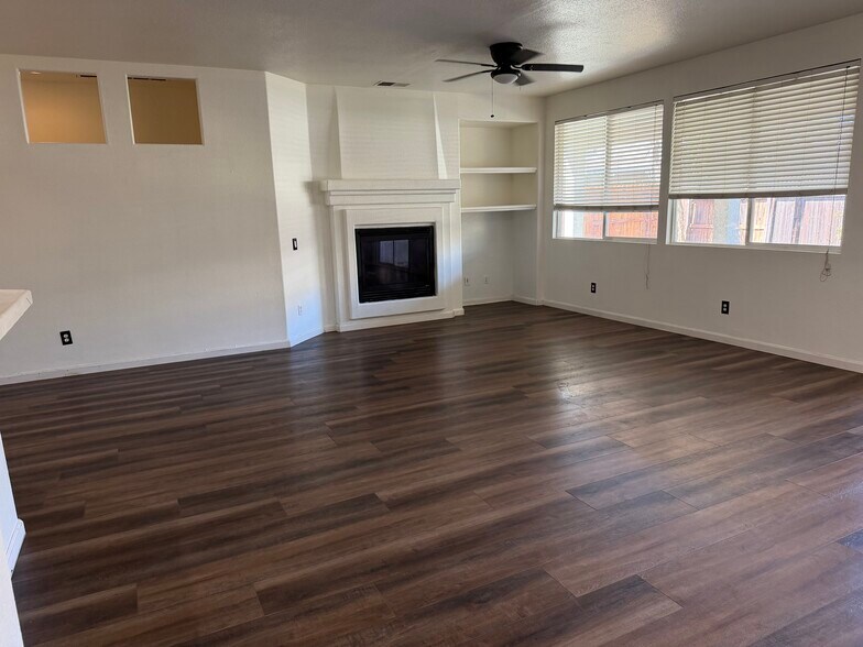 Building Photo - 3361 Rutherford Dr