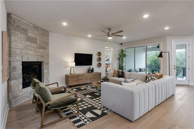 Building Photo - 7013 Empresa Dr
