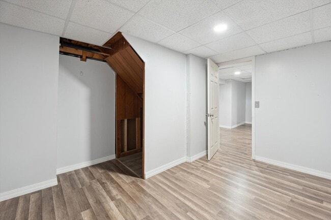 Building Photo - Move-In Ready 4 bedroom, 3 bathroom Home i...