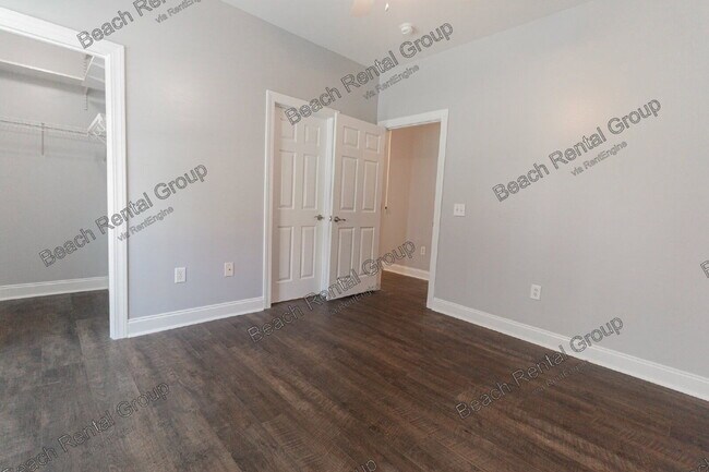 Building Photo - 2065 Silvercrest Dr
