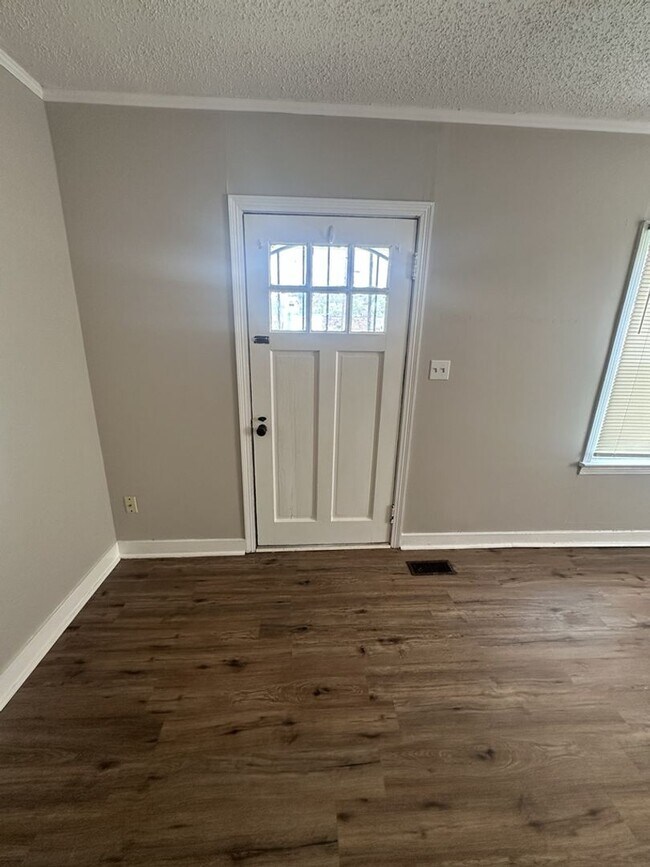 Building Photo - Updated Rossville Home with Yard, Carport, and Easy Chattanooga Access