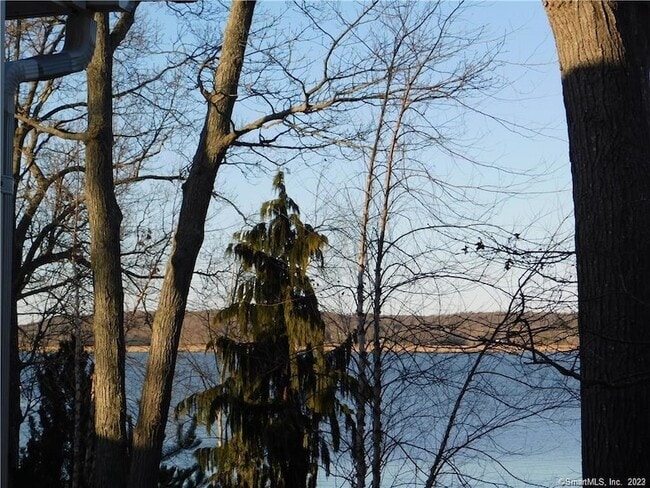 Building Photo - 14 Rocky Point Rd