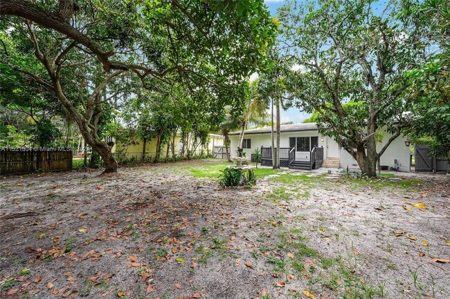 Building Photo - 12885 Griffing Blvd