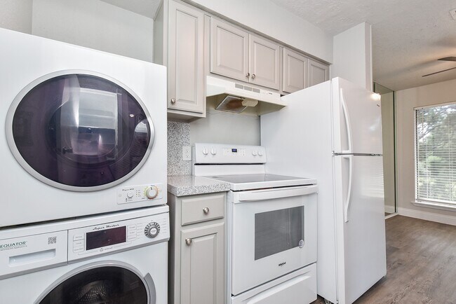 Building Photo - 13151 Walden Rd