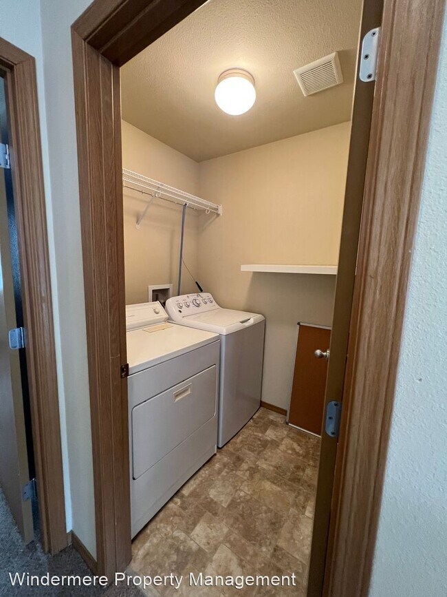 Building Photo - 3 br, 2.5 bath House - 6878 Aquene Loop Ne