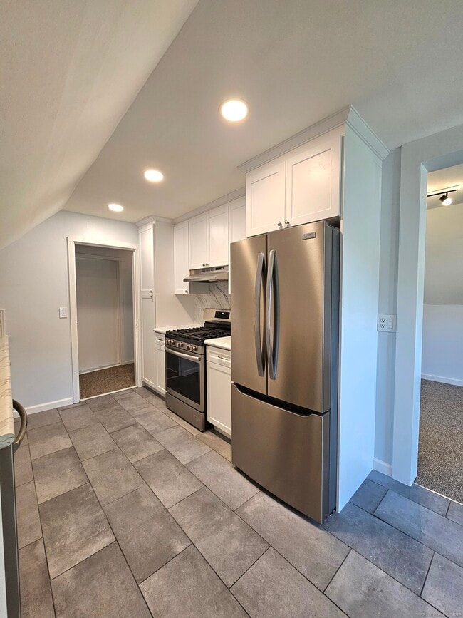 Building Photo - 4 Knoll Ave