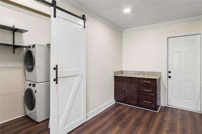 Building Photo - 441 NE 30th St