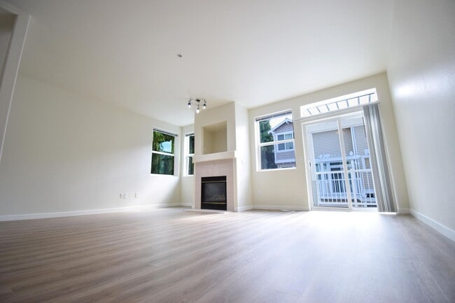Building Photo - Astounding Condo  End Unit, Garage include...