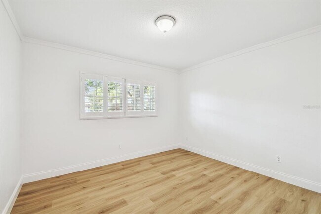 Building Photo - 4802 W Longfellow Ave