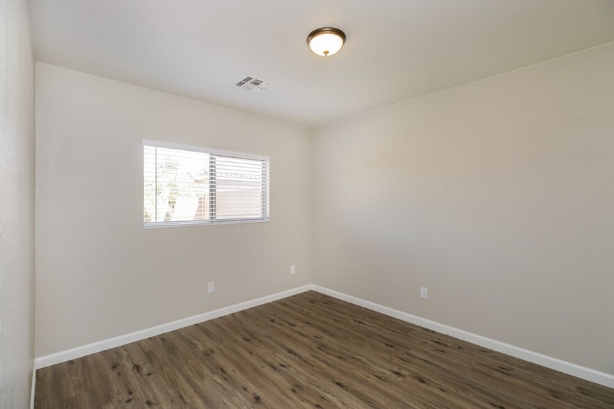 Building Photo - 6079 S Wilson Dr