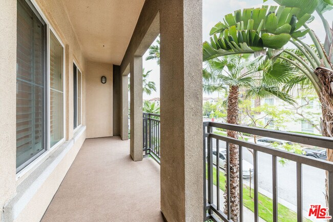 Building Photo - 6020 S Seabluff Dr