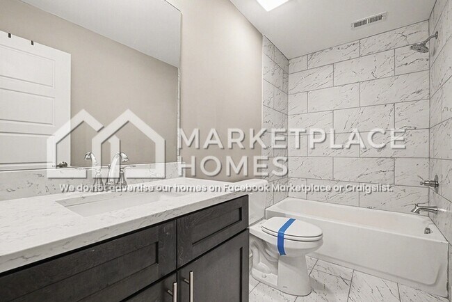 Building Photo - 122 Valley View St