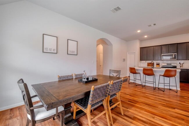 Building Photo - 6533 Cetone Terrace