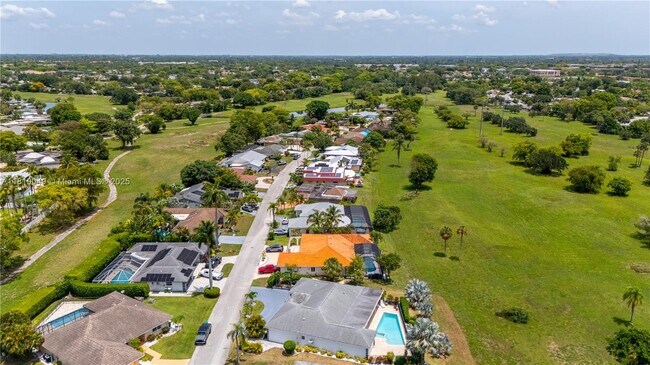Building Photo - 4902 N Travelers Palm Ln