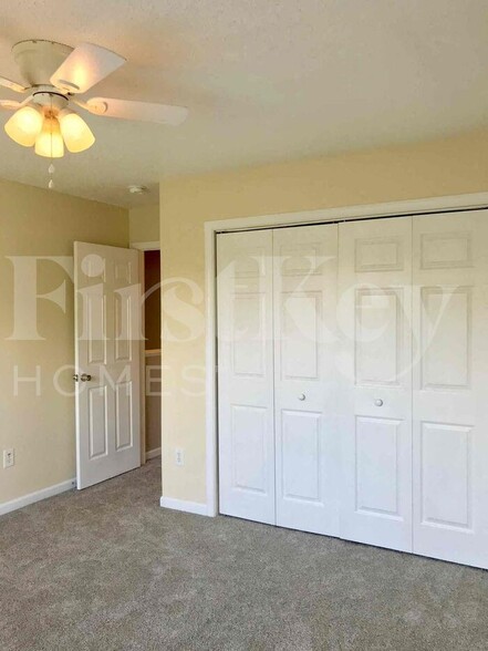 Building Photo - 5971 Liverpool Ln