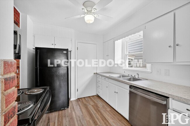 Building Photo - 4406 Asbury Dr