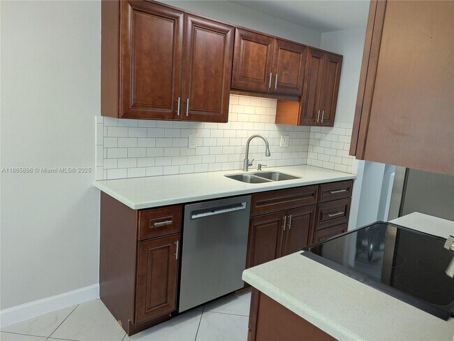 Primary Photo - 811 SW 13th St