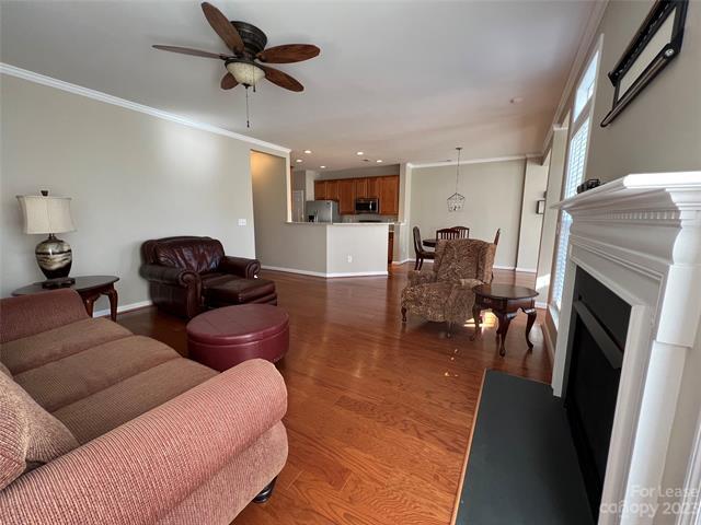 Building Photo - 4254 Piccadilly Ln