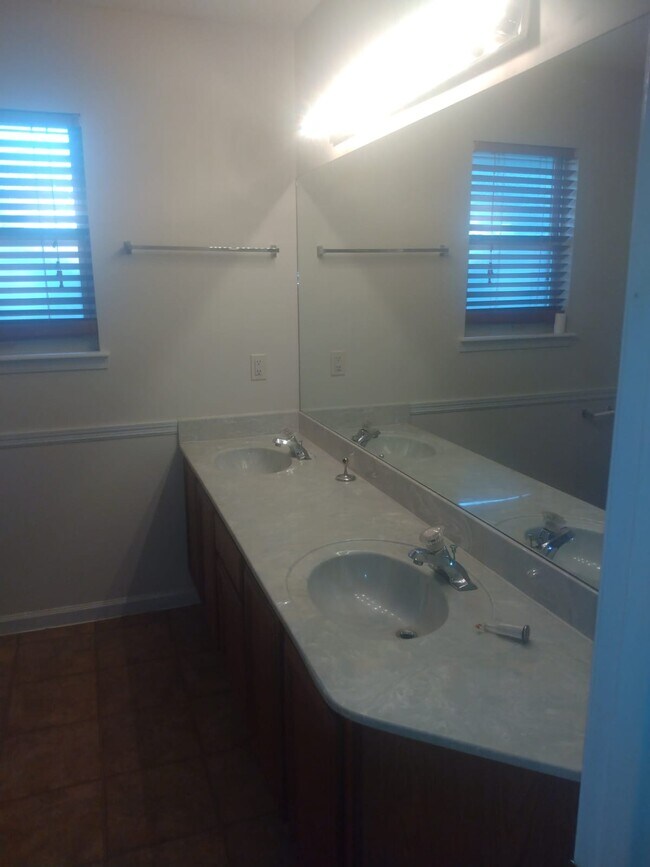 Building Photo - 5420 Riverbreeze Ct