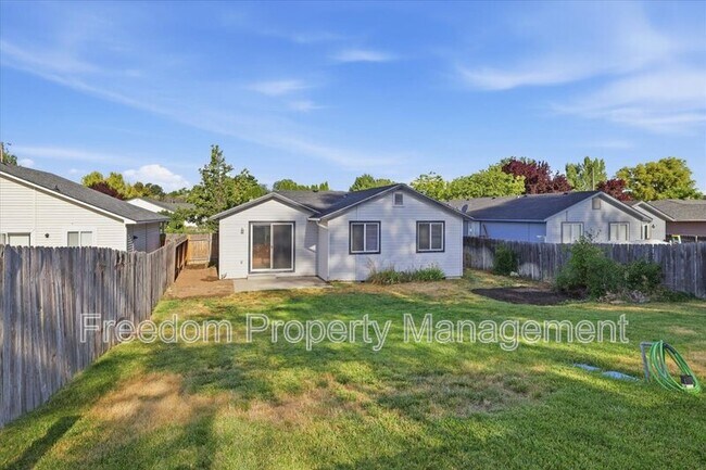Building Photo - 1020 Aspen Grove St