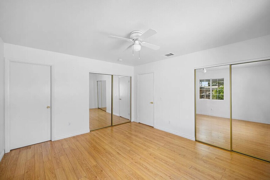 Building Photo - 14012 Sayre St