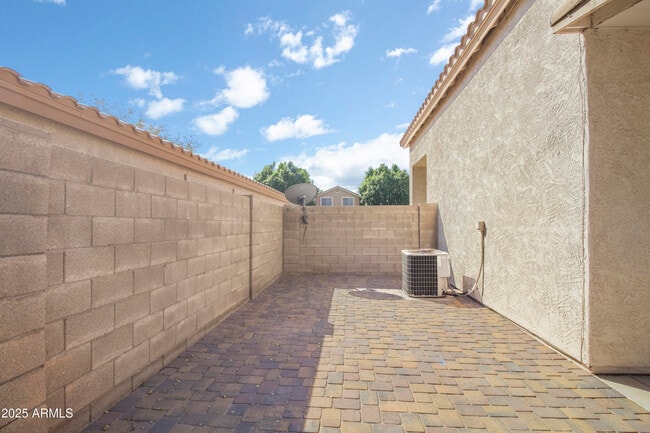 Building Photo - 7396 W Tonopah Dr