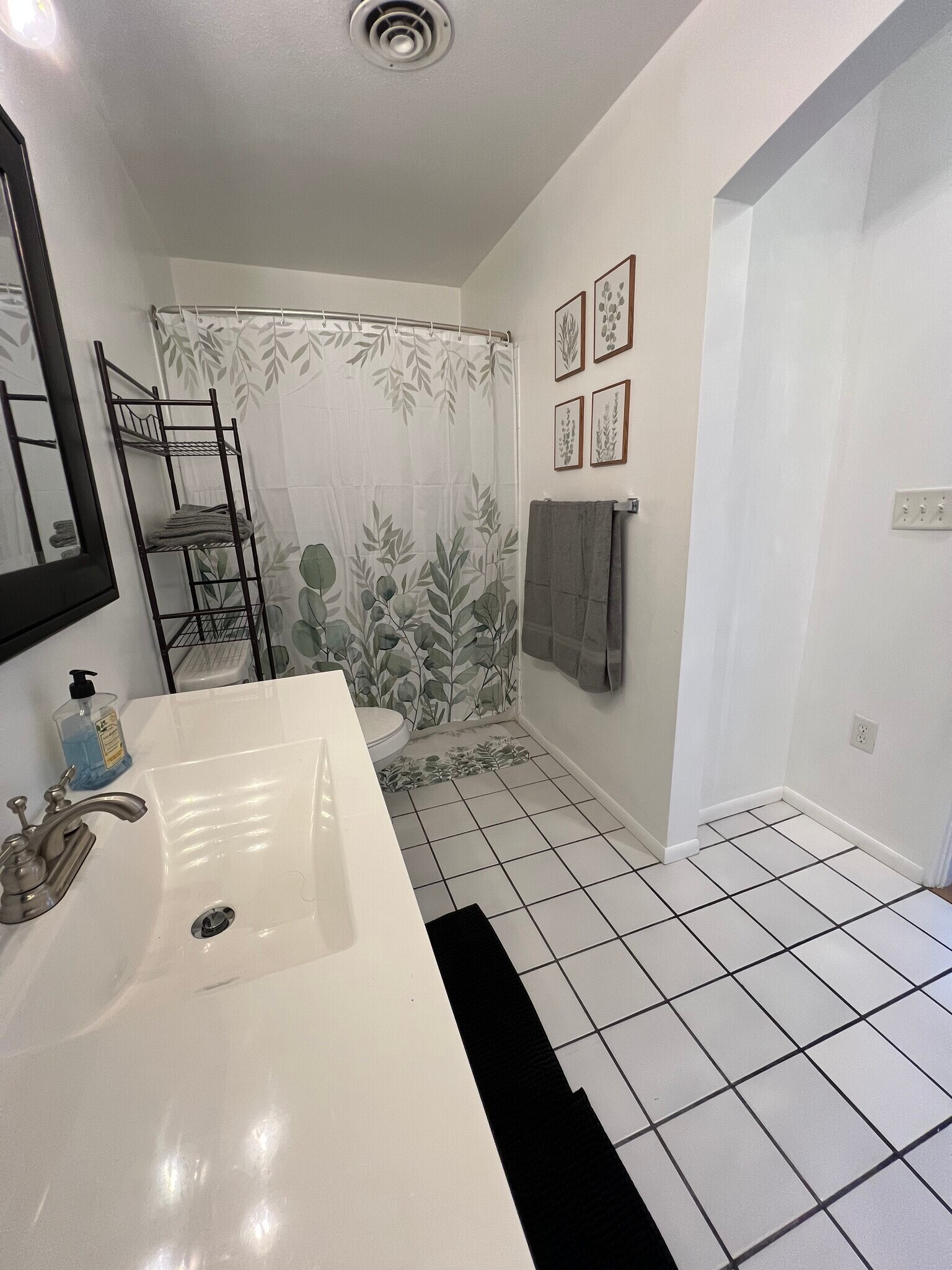 Building Photo - 8330 Honolulu Dr