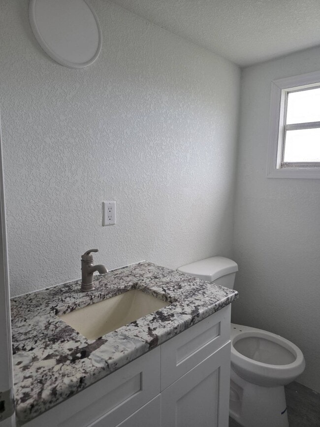 Building Photo - 933 Chandrika Pl