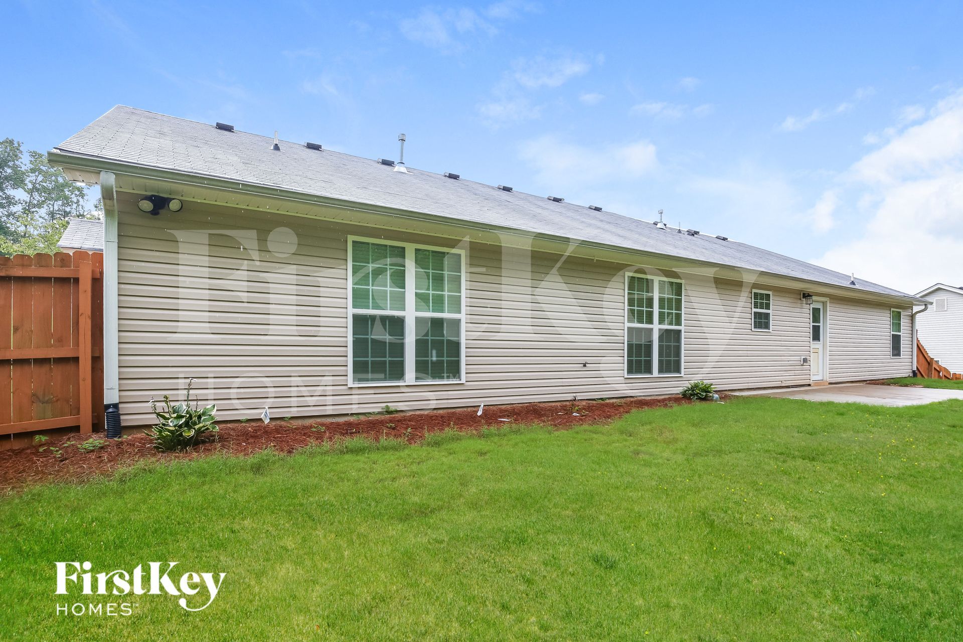 Building Photo - 603 Embassy Walk