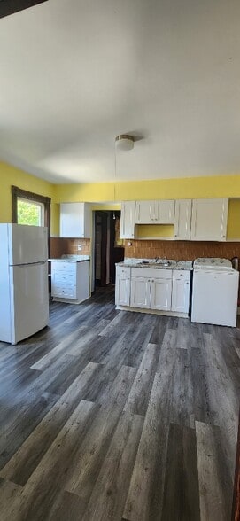 Primary Photo - 60 Murray Ave