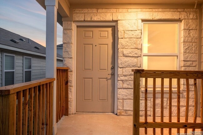Building Photo - This beautiful single-story home has 4 bedrooms, 2 baths, vinyl flooring throughout, an open floo...
