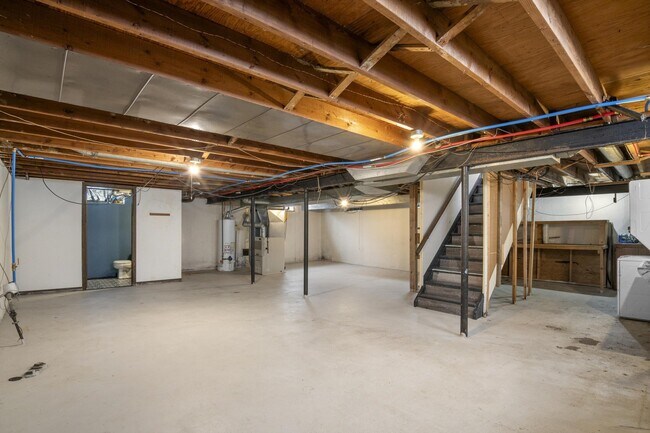 Building Photo - 27576 MacKenzie Dr