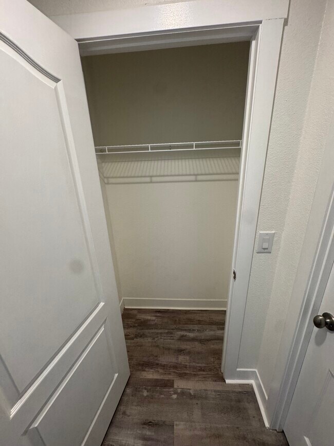 Building Photo - 9175 Alamo Ave