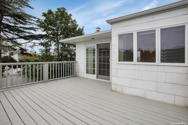 Building Photo - 3049 Clubhouse Rd