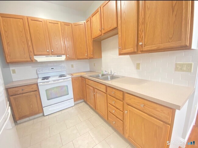 Building Photo - 199 Central St