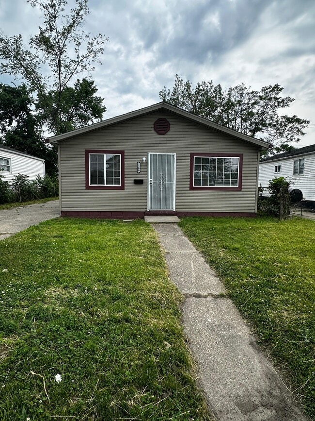Primary Photo - 7200 Edgeton St