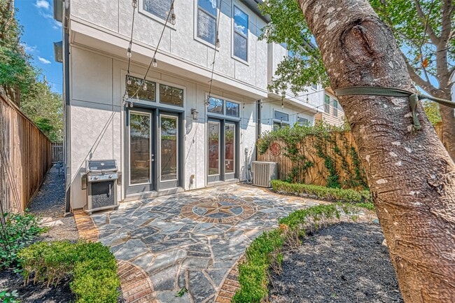 Building Photo - 5811 Kiam St