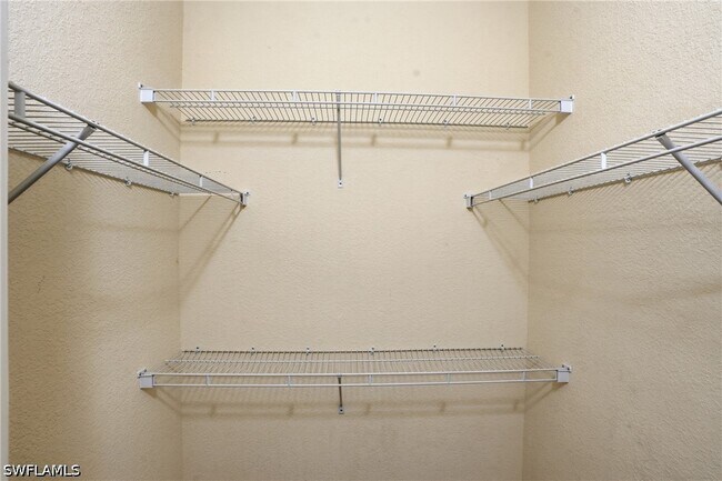 Building Photo - 12854 Carrington Cir