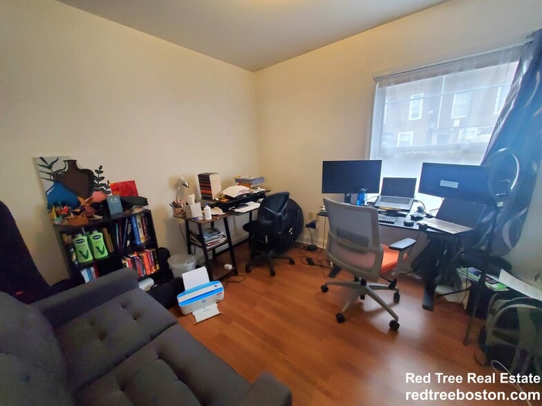 Building Photo - 8-10 Glencoe St. Unit 1