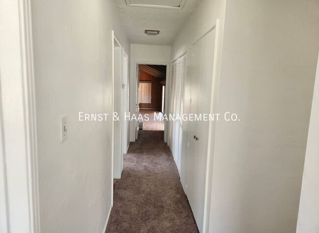 Building Photo - 1079 E Terrace Dr