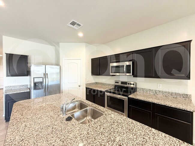 Building Photo - 4873 E Living Stone Way