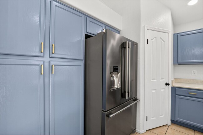 Building Photo - Gilbert Living with Private Pool